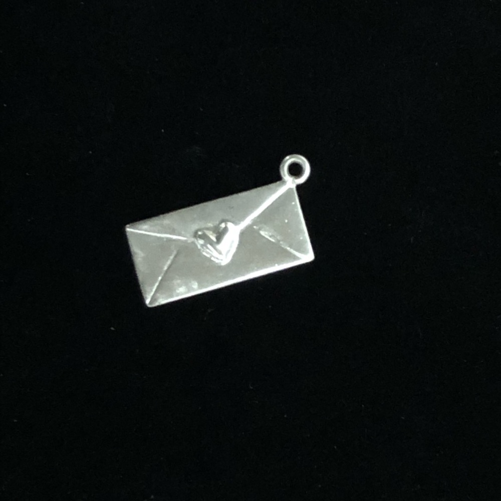 🩷 5 for $25 Love Letter Charm